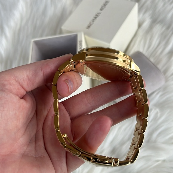 NEW Authentic Michael Kors Gold & Crystal Watch - Picture 12 of 15